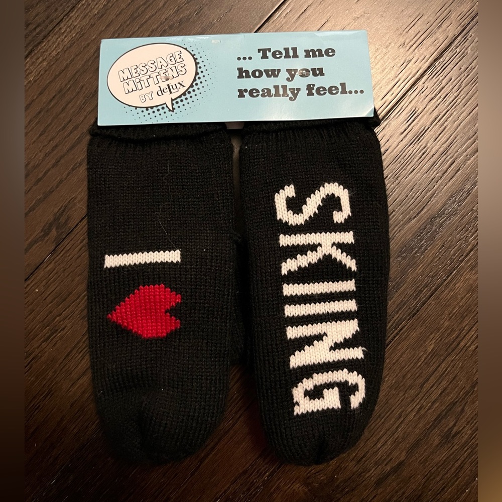 NWT Message Mittens by DeLux I ❤️ Skiing Youth/Adult Mittens
